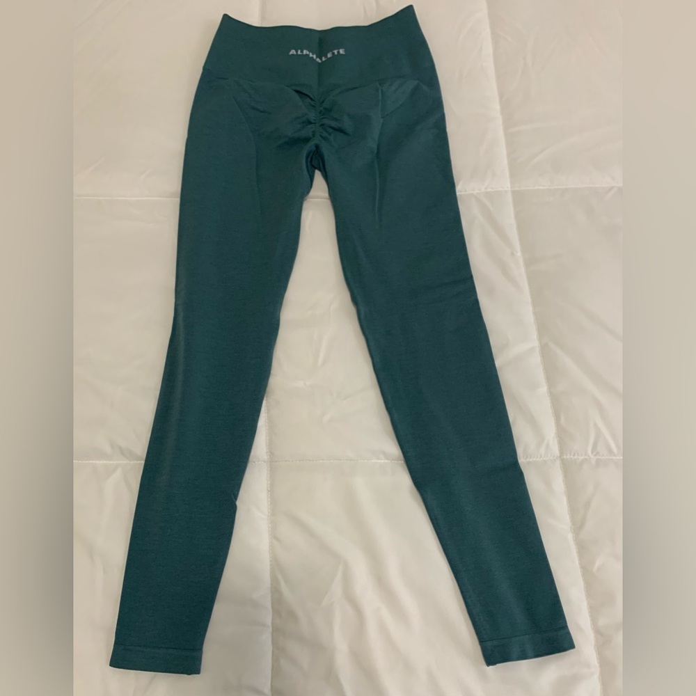 NEW Alphalete Amplify Leggings Size Medium in the colour Ocean - Picture 4 of 6